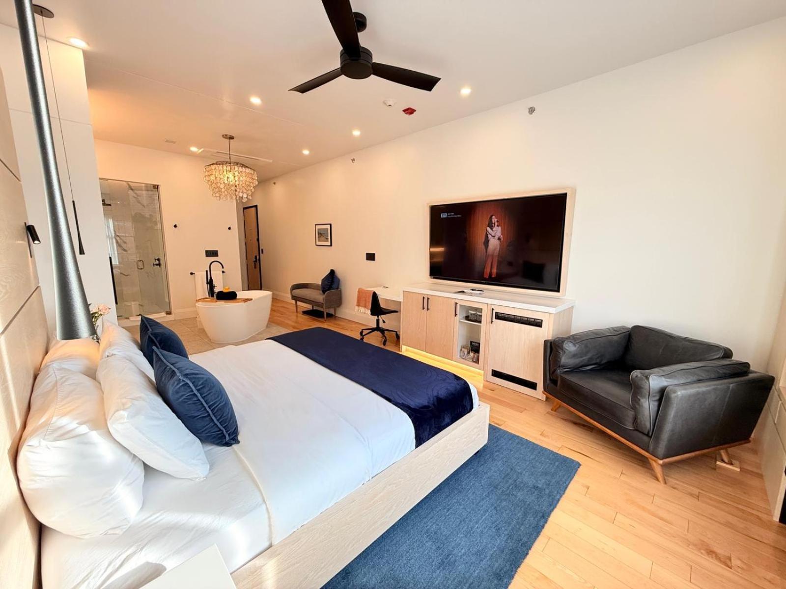 Cribs On Main Hotel Picton Buitenkant foto